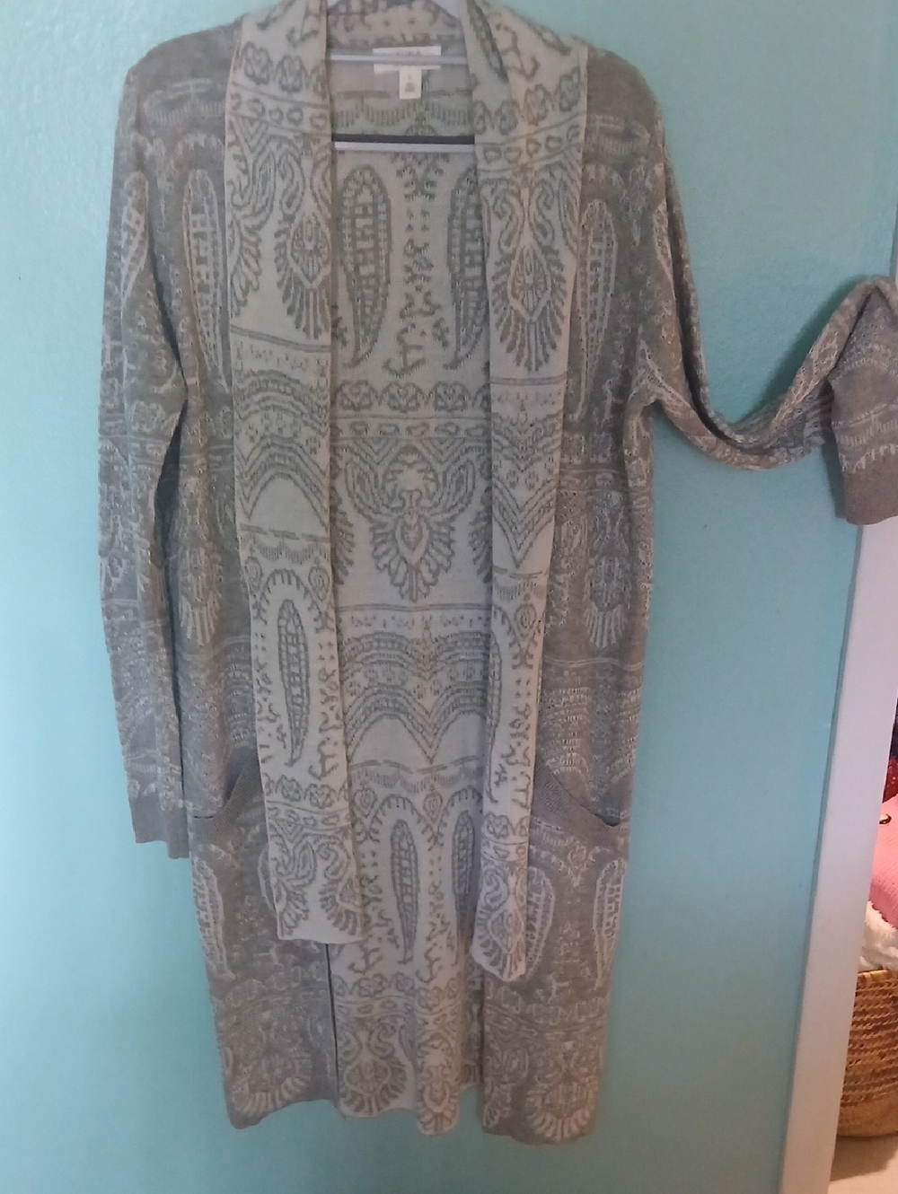 Sun & Shadow  Gray And White Knit Cardigan